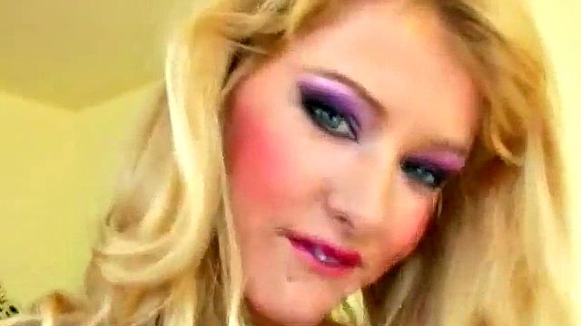 Sexy blonde masturbates, toying her wet ass