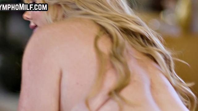 Mature taboo stepmom with big pussy gets fucked