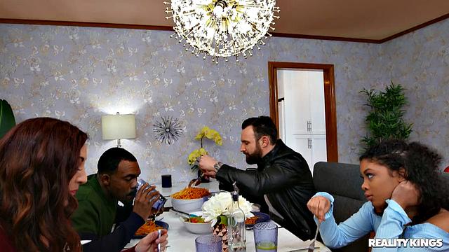 Guesd Who'S Coming to Dinner