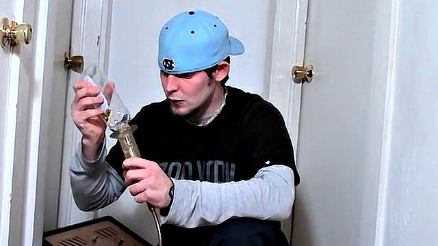 Self Facial with Sucking Machine - Maxxx Pound