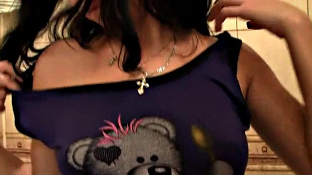 Emo babe masturbating in the bath