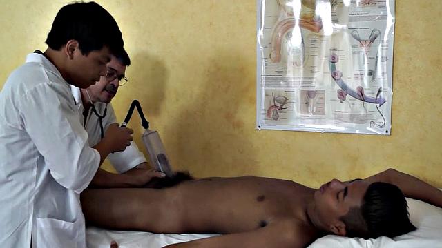 Enema Asian twink in doctors 3way after cockpumping