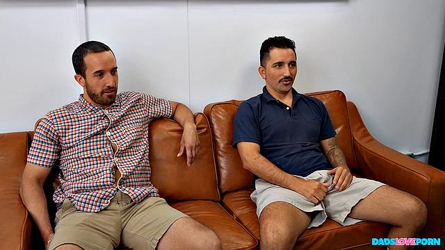 отчим трахает свою любимую порноактрису violet gems