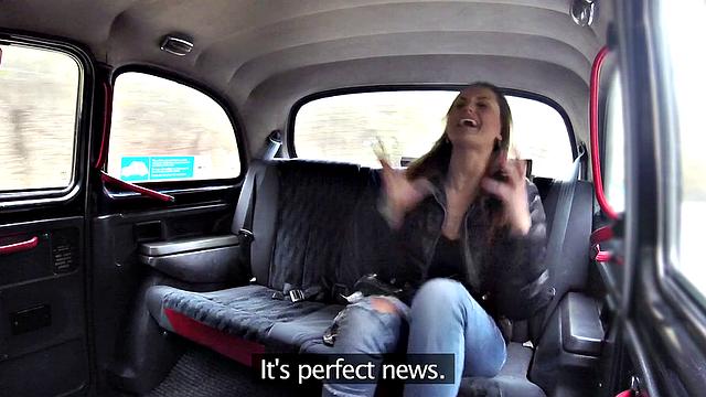 Kinky bald pussy tattooed divorced lady gets pounded in a taxi