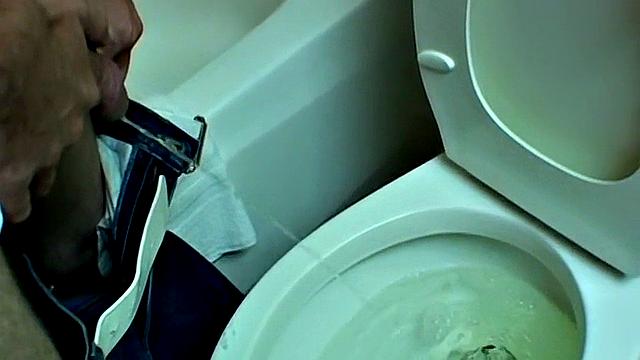 Иан и Скуг - мокрые и дикие игры с золотым дождём!