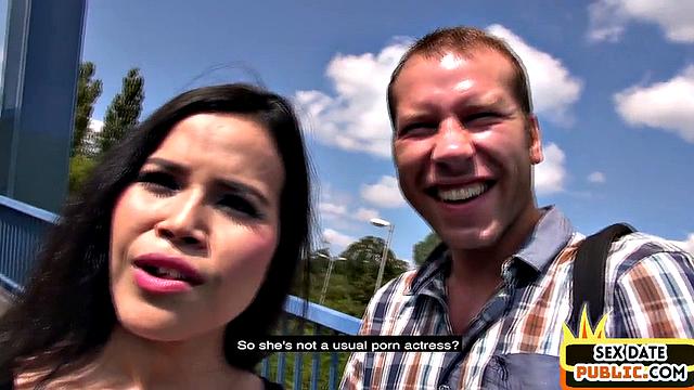 Petite Asian babe fucked outdoors by her sex date