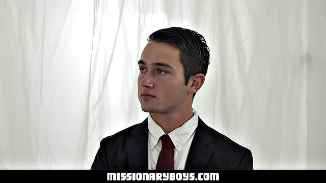 Элдер Андерсон принимает в зад от президента Мэнуэринга