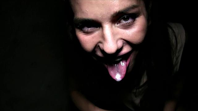 Watch this tattooed babe spread her legs for an outdoor fuckfest