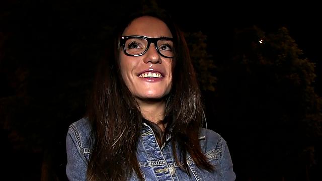 Watch this tattooed babe spread her legs for an outdoor fuckfest