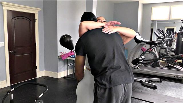 Squirting Pawg Milf Stepsons Friend From College