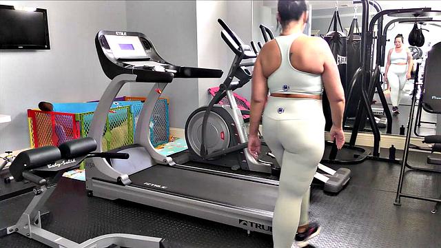 Squirting Pawg Milf Stepsons Friend From College