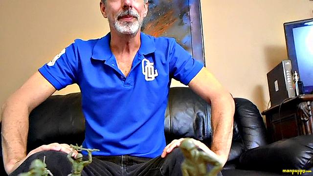 Dominant daddy giant Richard Lennox takes control in intense gay power play