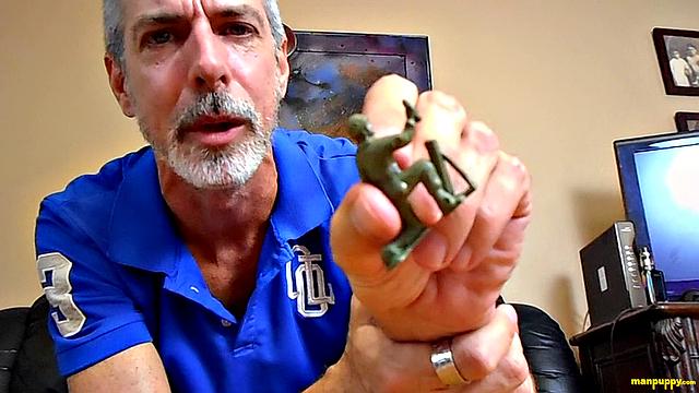 Dominant daddy giant Richard Lennox takes control in intense gay power play