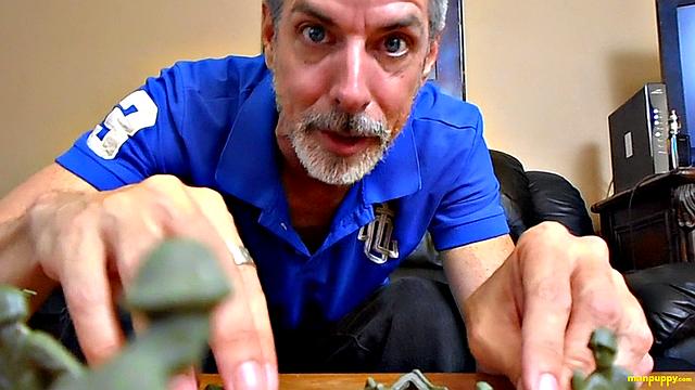 Доминирующий папочка-гигант Ричард Леннокс берёт контроль в жёсткой гей-игре
