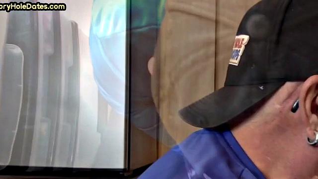 Gloryhole amateur gay sucks pecker in closeup
