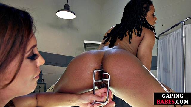 Lezdom babe gets her ass spread