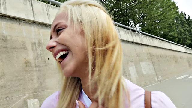 She Loves Money And Dick