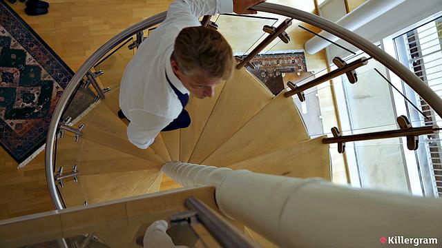 Лина Люкса в страстном сексе с отчимом без презерватива, наслаждается глубоким минетом и жаркой трахкой в чулках.