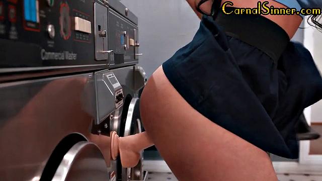 Hairy bush cougar penetrated