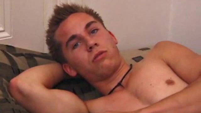 Брок и Ник решают поменяться, но чей-то зад так просто не сдаётся