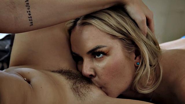 Lesbo babe eating out her beautiful GF