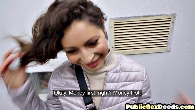 Picked stunning babe deepthroating