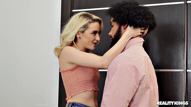 Lola Takes It All On Vacation