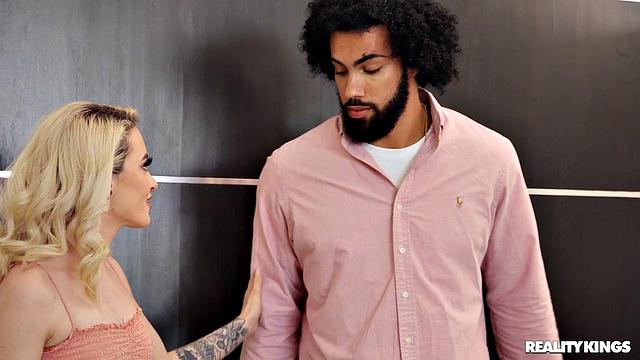 Lola Takes It All On Vacation