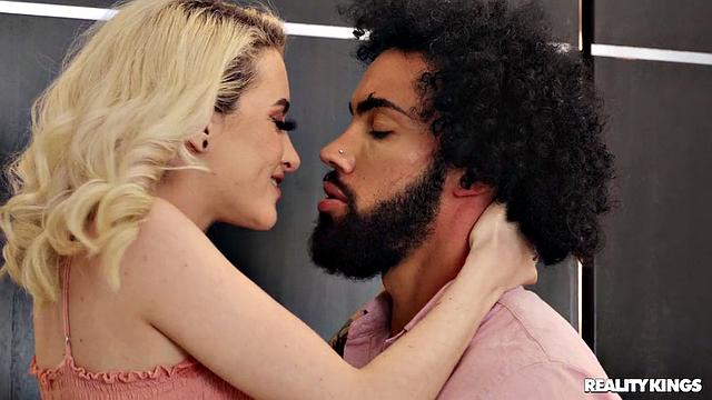 Lola Takes It All On Vacation