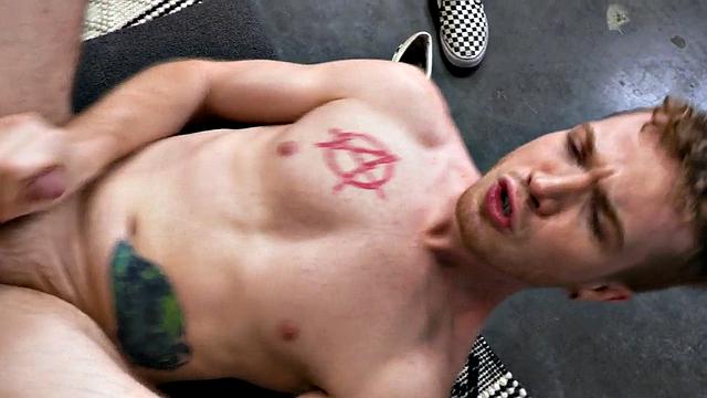 Inked stud sucks cock before unsaddled sex for jizz