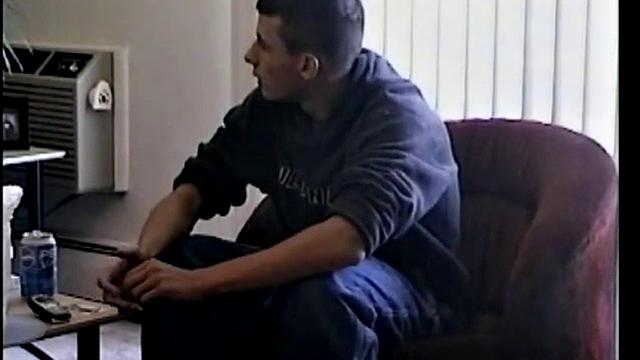 Гей отсос зрелому натуралу в Бостоне, сперма на лицо.