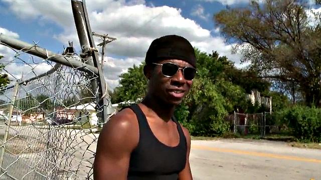 Nubian man picked up and fucked outdoors by white top after BJ