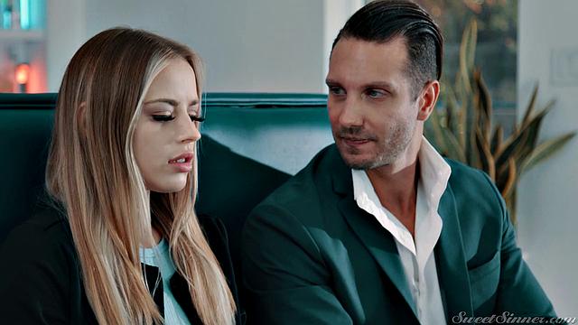 Сара трахается с мужем подруги, пока та не дома, и получает по полной от Куинтона Джеймса и Anna Claire Clouds.