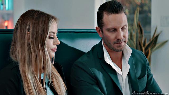 Сара трахается с мужем подруги, пока та не дома, и получает по полной от Куинтона Джеймса и Anna Claire Clouds.