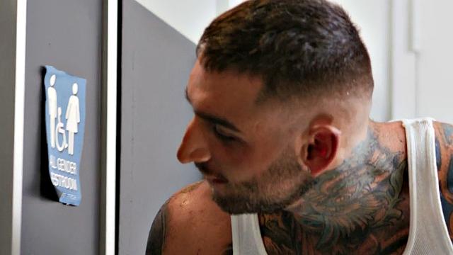 Straight stud agrees to affair in gloryhole fuck