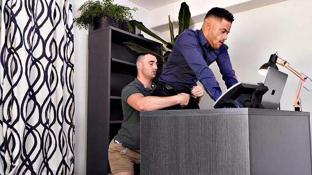 Rimming stud barebacks Black BF in office after rimming