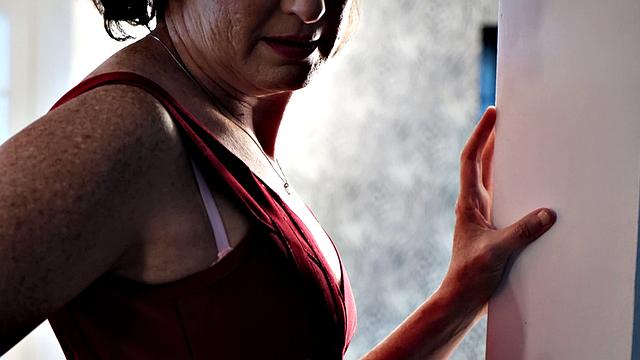 Beth is classy...she toys her pussy