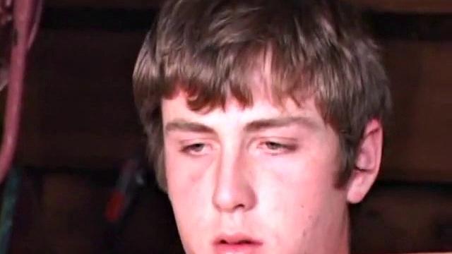 Зак весело дрочит - застенчивым его не назвать