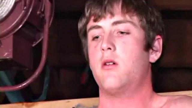 Зак весело дрочит - застенчивым его не назвать