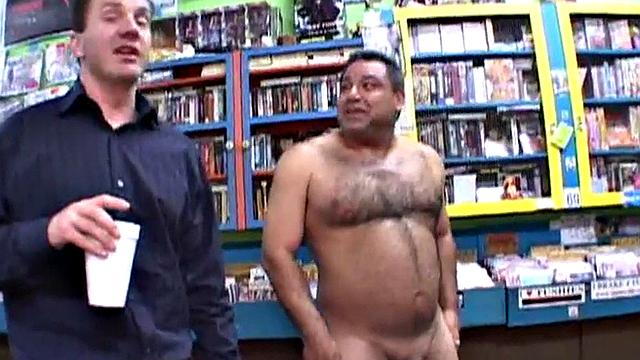 Trista Tanner  performs naughty blowbang