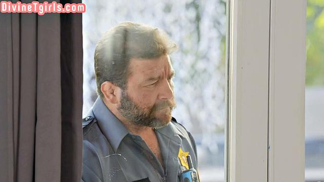 Horny ink TS in 3some