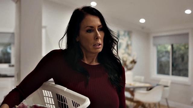 Big-titted MILF scissoring gf after cunnilingus