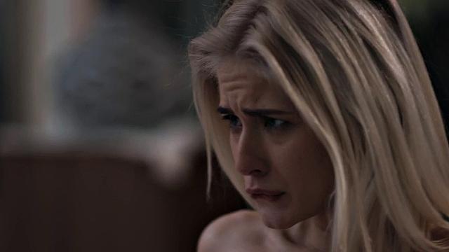 Big-titted MILF scissoring gf after cunnilingus