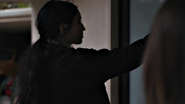 Big-titted MILF scissoring gf after cunnilingus