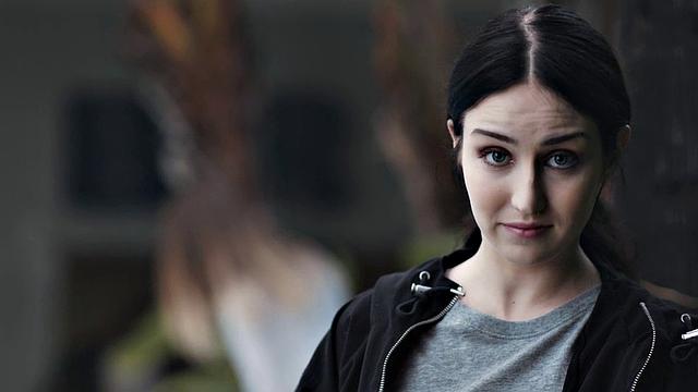 зрелая с огромными сиськами вылизывает подружку и жарко трётся пилотками