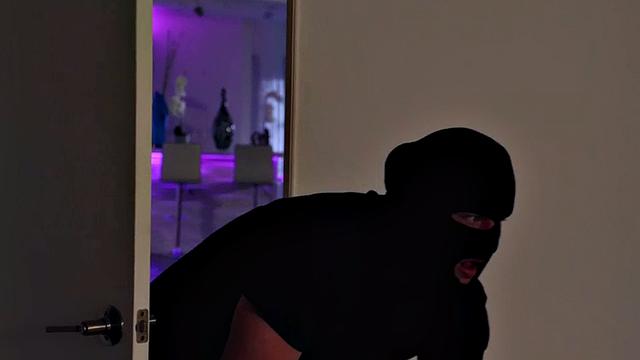 Bisex inked babe drilled in 3way while deepthroating