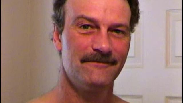 бородатый ричард со здоровым хуем зашел на отсос как настоящий мужик