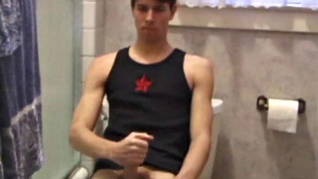 Дэн и Джейден дрочат свои члены