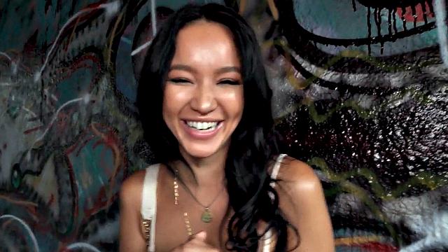 Amateur Asian babe fucked in public outdoors by stranger