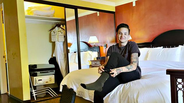 TS with pussy enjoys softcore scene with babe